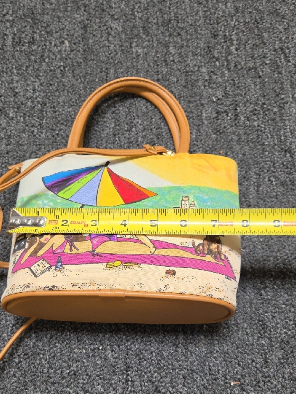 Women’s Colorful Beach Scene Tote Bag - Yellow - Picture 7 of 8